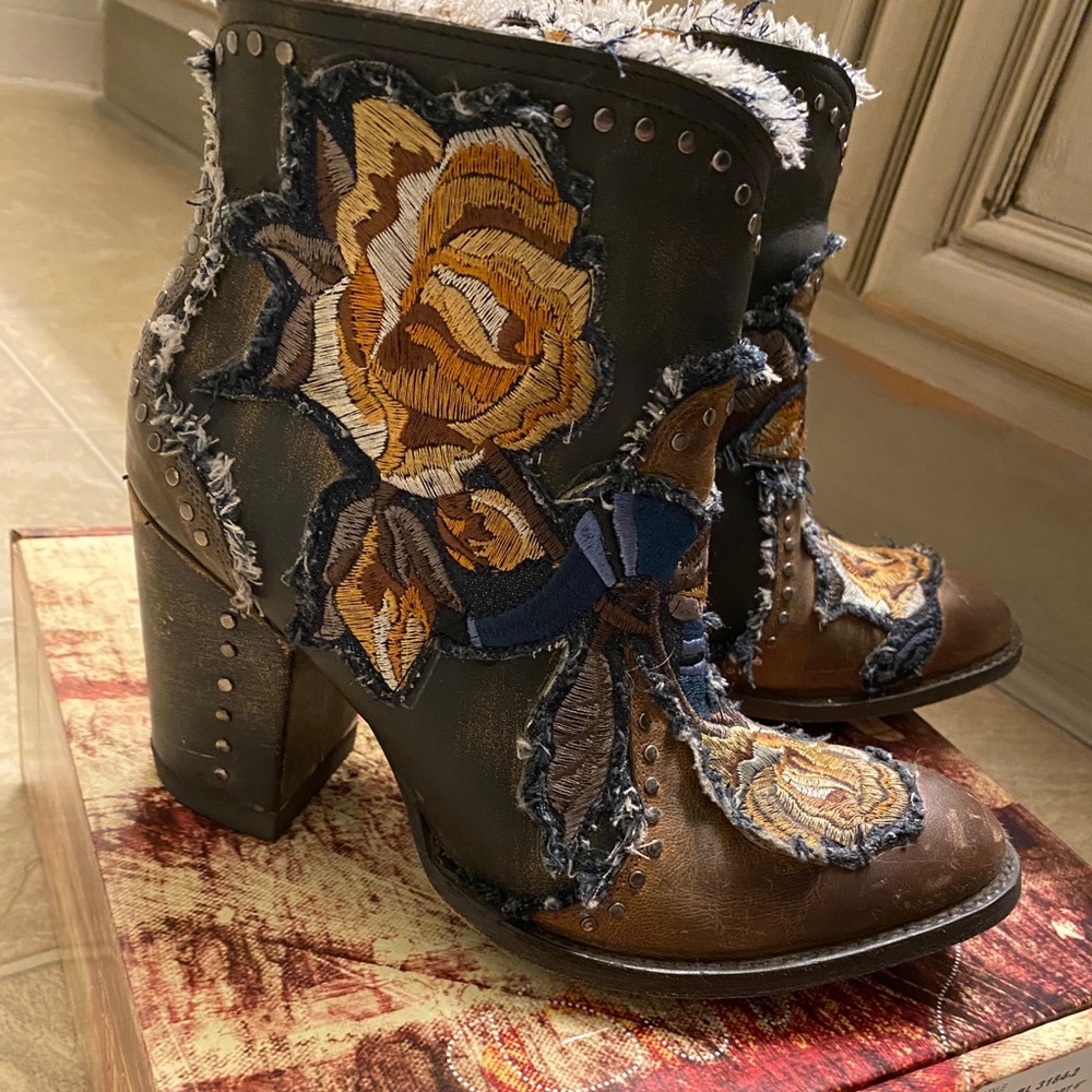 Carla Old Gringo Booties